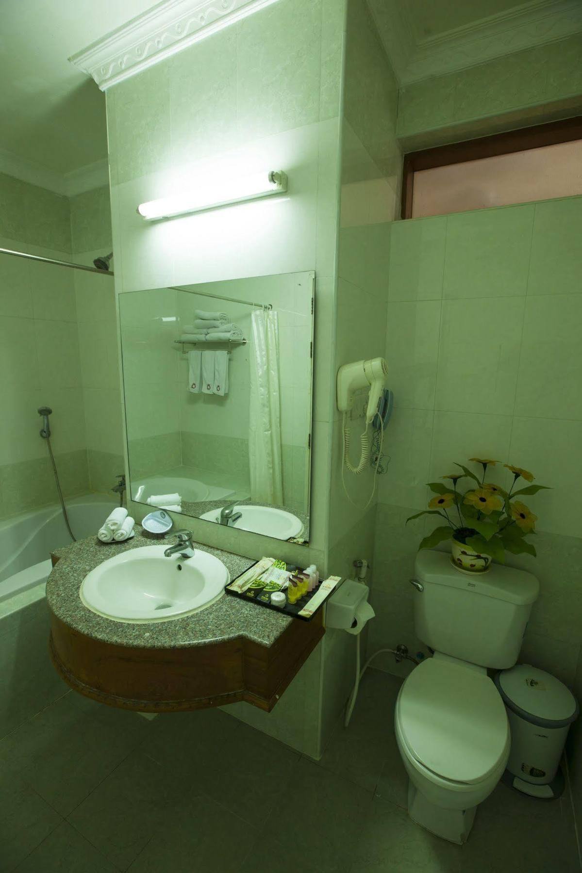 Hotel Queen Mandalay Ngoại thất bức ảnh