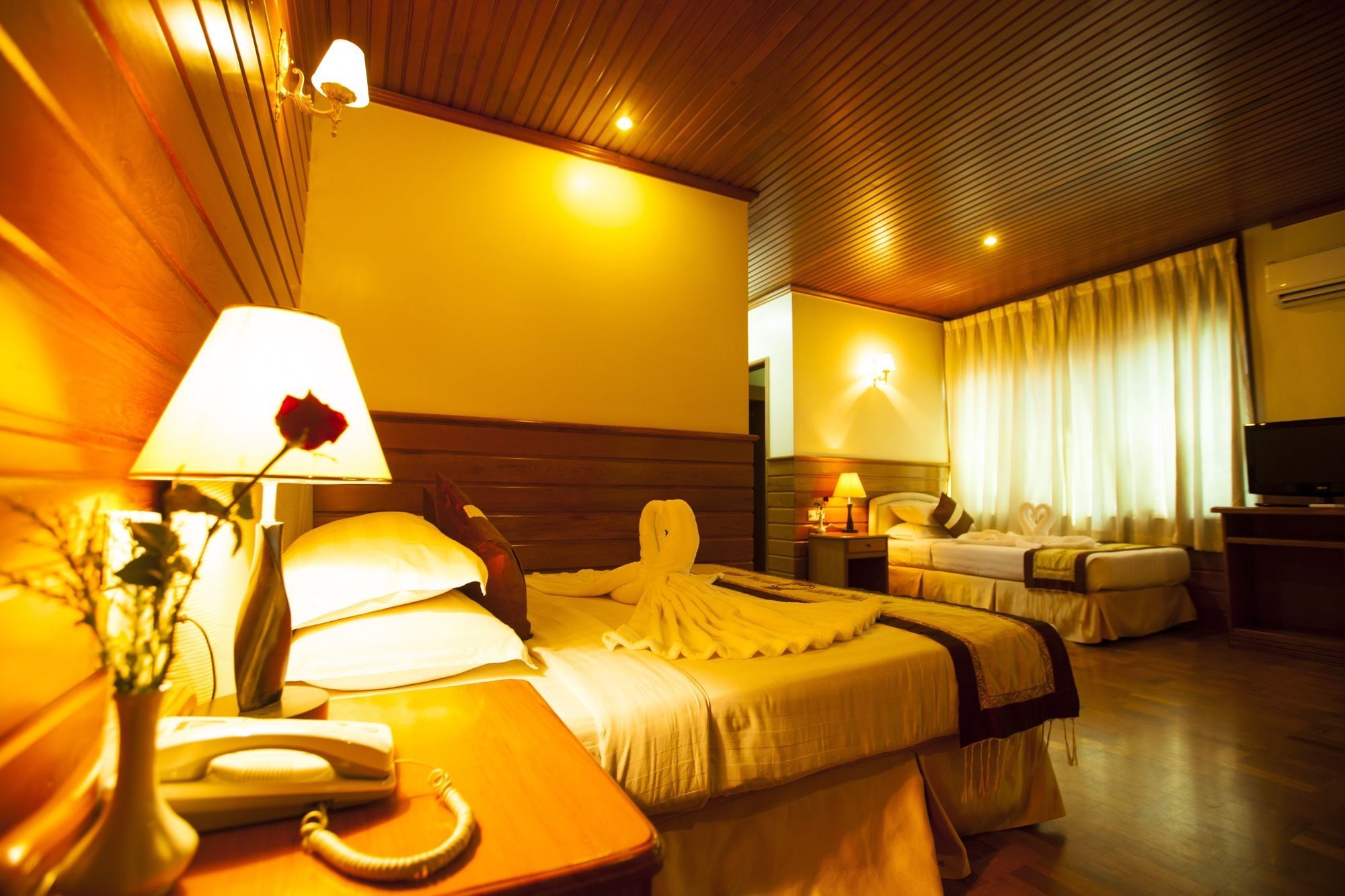 Hotel Queen Mandalay Ngoại thất bức ảnh