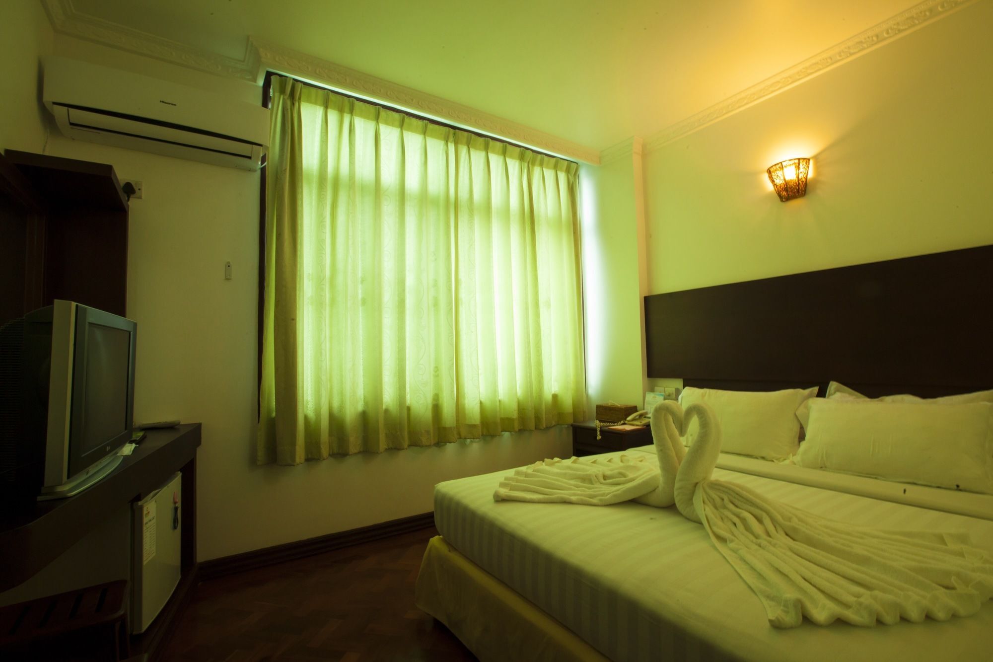 Hotel Queen Mandalay Ngoại thất bức ảnh