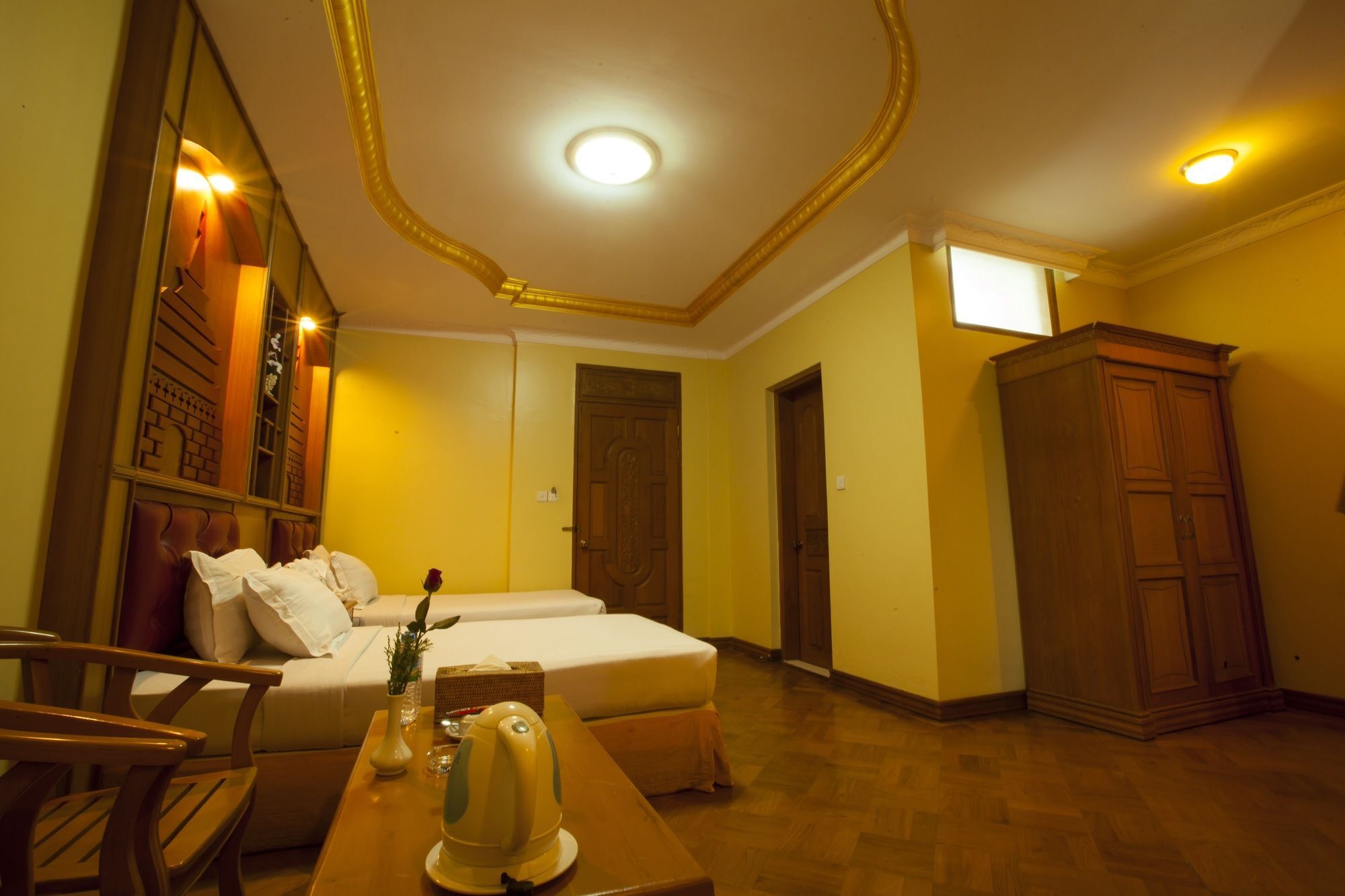 Hotel Queen Mandalay Ngoại thất bức ảnh