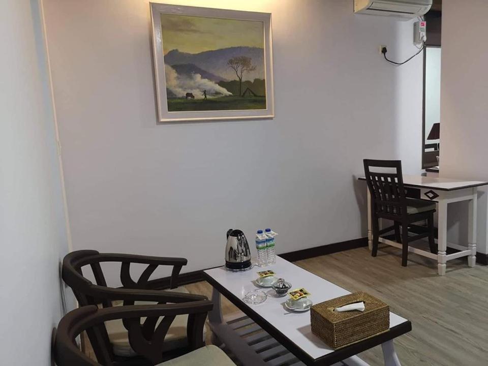 Hotel Queen Mandalay Ngoại thất bức ảnh