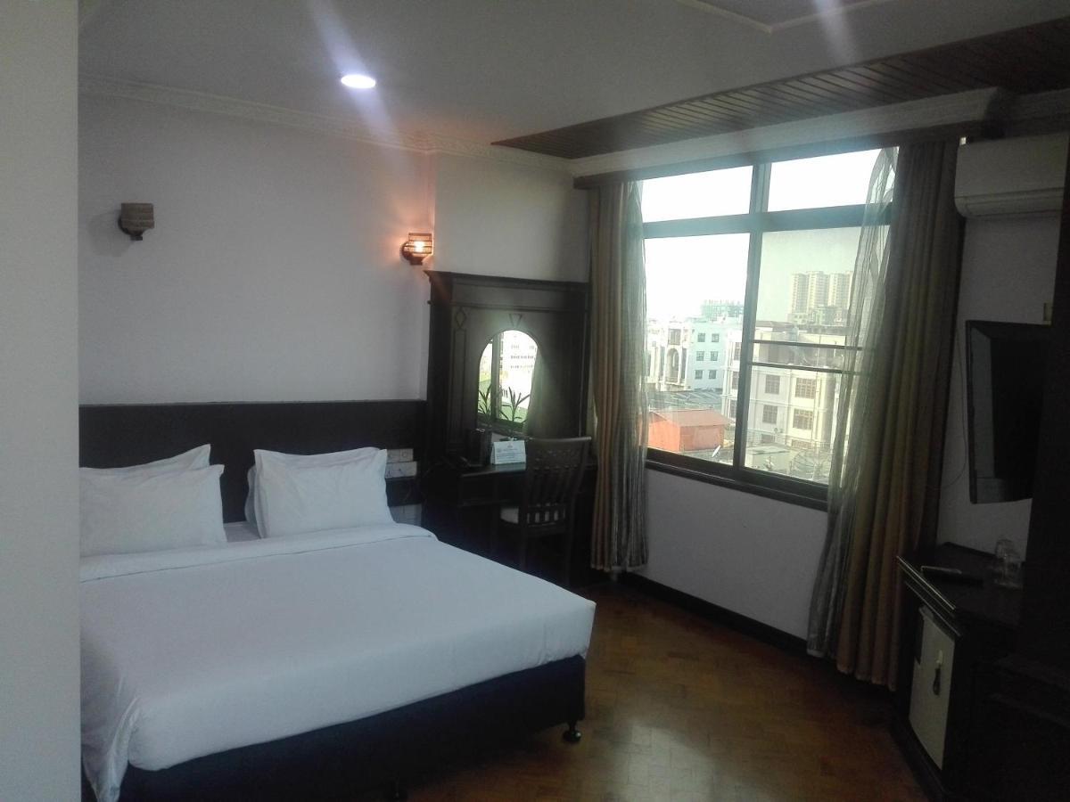 Hotel Queen Mandalay Phòng bức ảnh